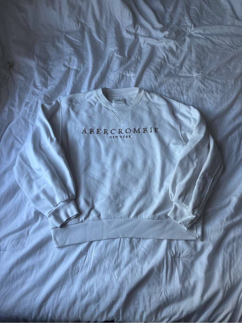 Abercrombie & Fitch White Crewneck Sweatshirt with Logo